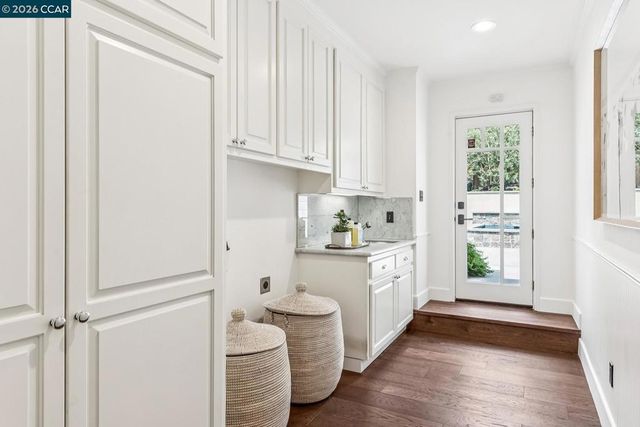 1089 Rahara Dr, Lafayette, CA 94549