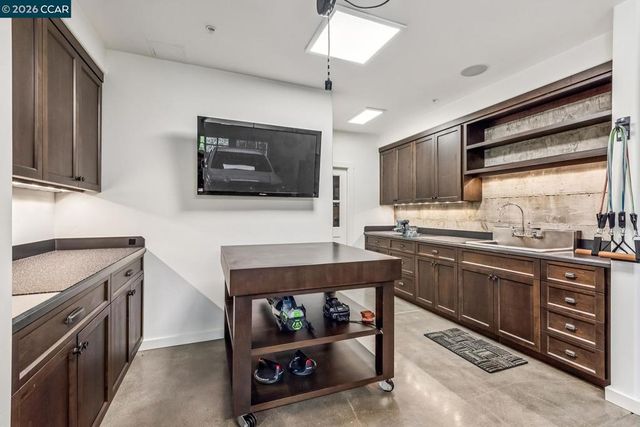 1089 Rahara Dr, Lafayette, CA 94549