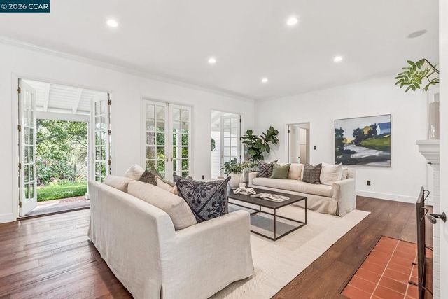 1089 Rahara Dr, Lafayette, CA 94549