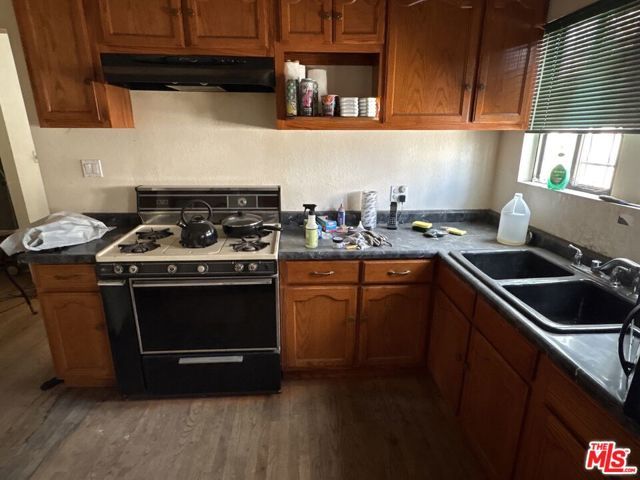 1340 S Mansfield Avenue, Los Angeles, CA 90019