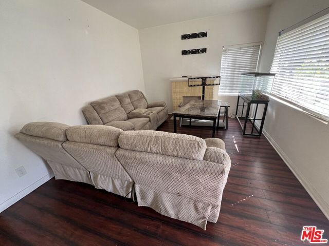 1340 S Mansfield Avenue, Los Angeles, CA 90019