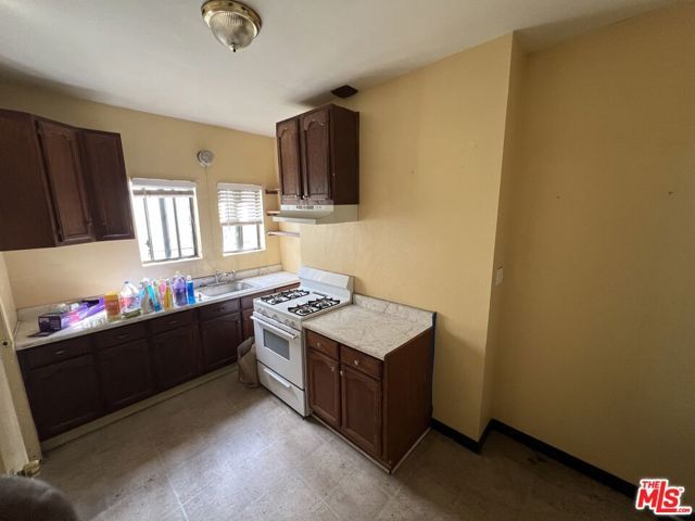 1340 S Mansfield Avenue, Los Angeles, CA 90019