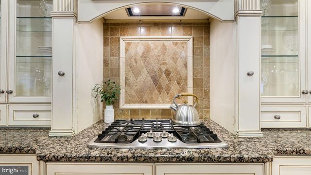 94 AUTUMN WOODS LN, Glen Mills, PA 19342