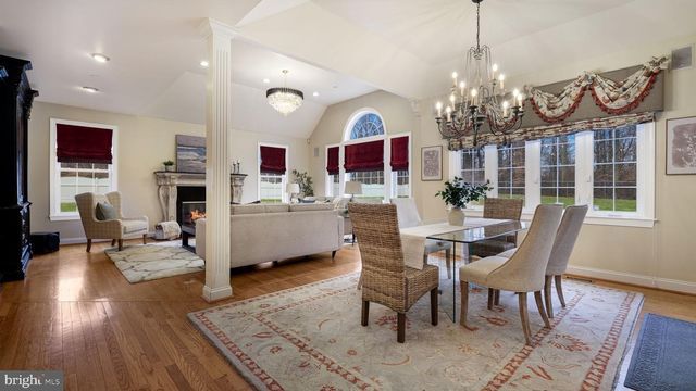 94 AUTUMN WOODS LN, Glen Mills, PA 19342