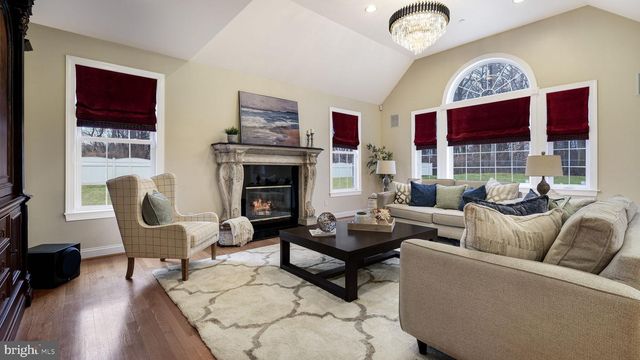 94 AUTUMN WOODS LN, Glen Mills, PA 19342