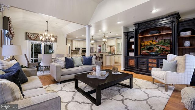 94 AUTUMN WOODS LN, Glen Mills, PA 19342