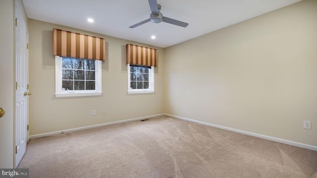 94 AUTUMN WOODS LN, Glen Mills, PA 19342