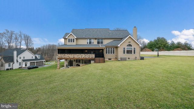 94 AUTUMN WOODS LN, Glen Mills, PA 19342