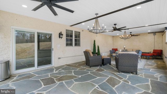 94 AUTUMN WOODS LN, Glen Mills, PA 19342