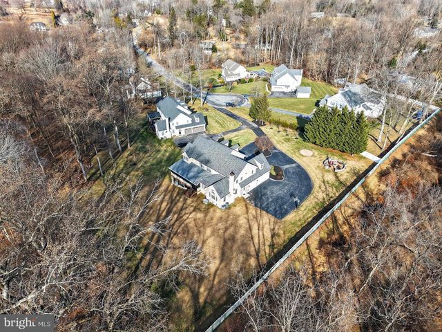 94 AUTUMN WOODS LN, Glen Mills, PA 19342