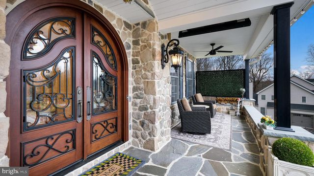 94 AUTUMN WOODS LN, Glen Mills, PA 19342