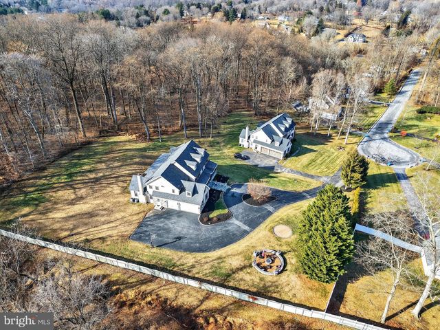 94 AUTUMN WOODS LN, Glen Mills, PA 19342