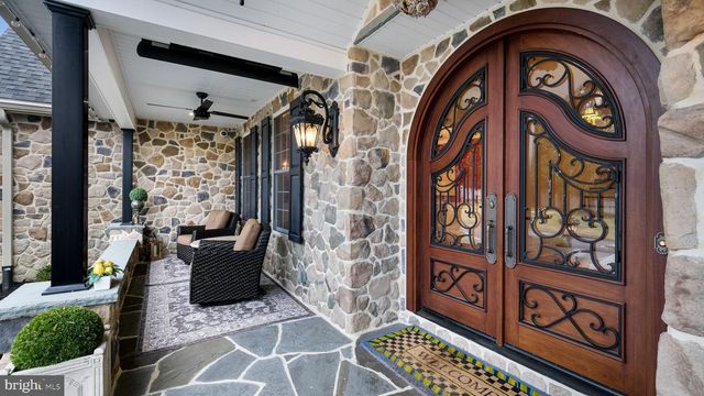 94 AUTUMN WOODS LN, Glen Mills, PA 19342