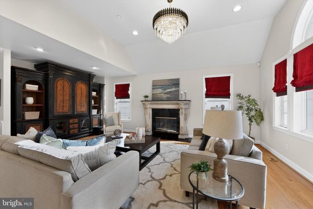 94 AUTUMN WOODS LN, Glen Mills, PA 19342