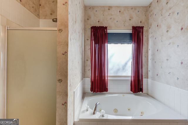 3322 Henderson View Court, Loganville, GA 30052