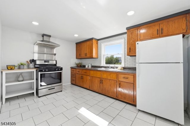 91 Charles St, Belleville Twp., NJ 07109