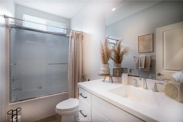 28604 Foothill, Saugus, CA 91350