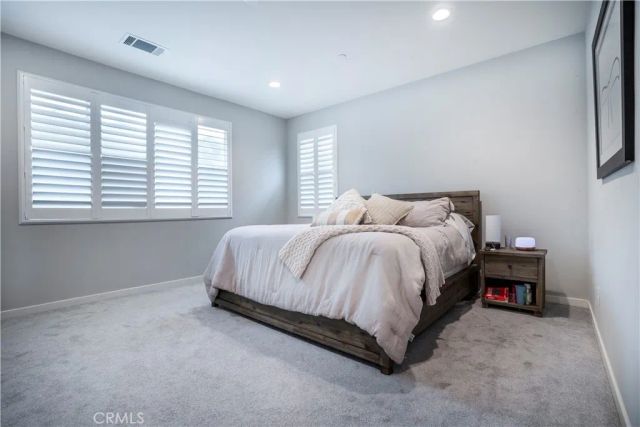 28604 Foothill, Saugus, CA 91350