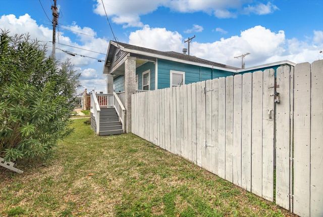 905 43rd Street, Galveston, TX 77550