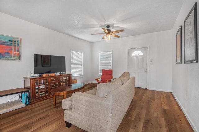 905 43rd Street, Galveston, TX 77550