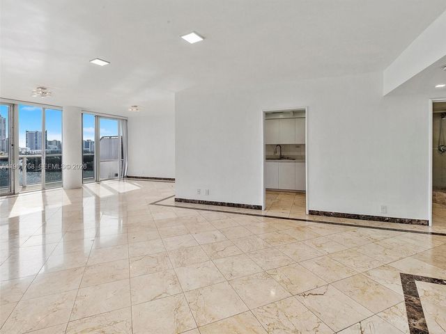 900 Bay Dr 1012, Miami Beach, FL 33141