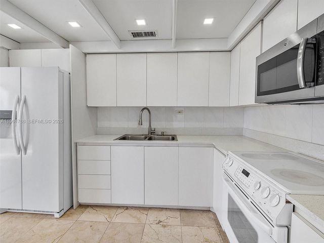 900 Bay Dr 1012, Miami Beach, FL 33141