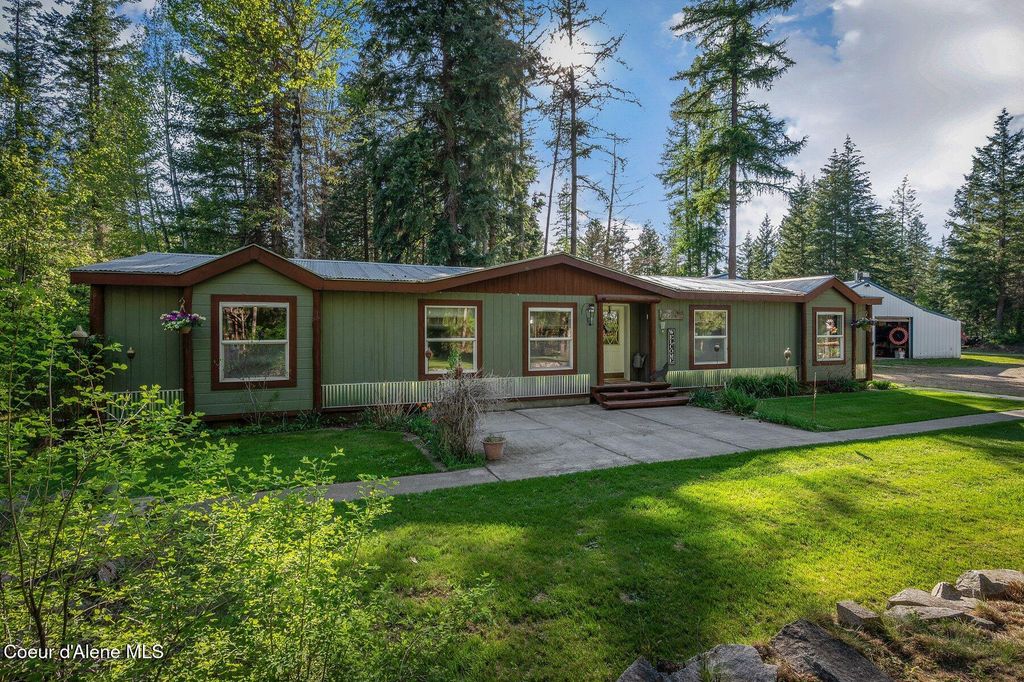 14069 E Twete RD, Athol, ID 83801