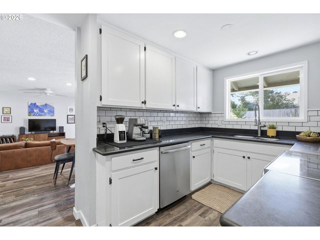 20190 Sw IMPERIAL St, Beaverton, OR 97003