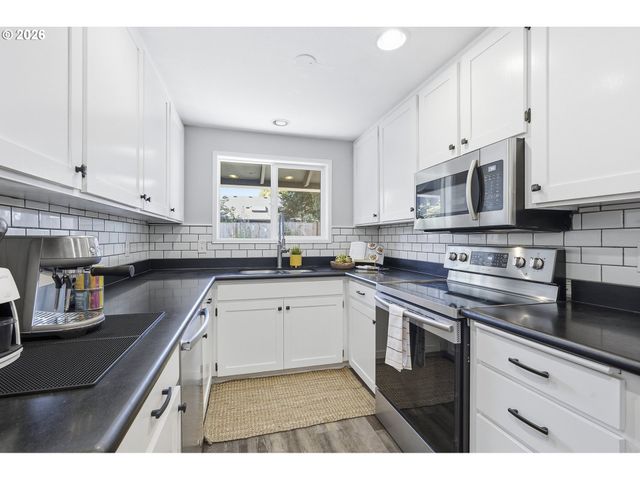 20190 Sw IMPERIAL St, Beaverton, OR 97003