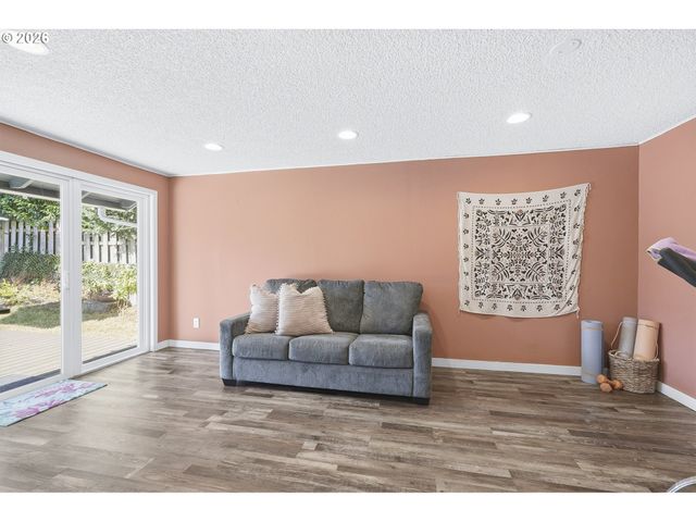 20190 Sw IMPERIAL St, Beaverton, OR 97003