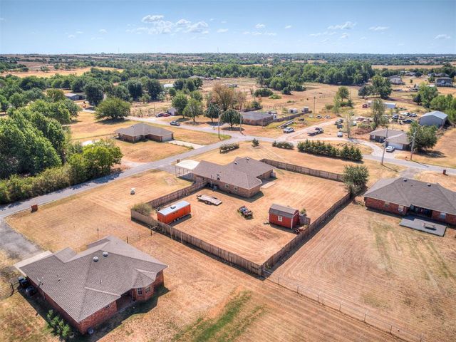 896 County Street 2941, Tuttle, OK 73089