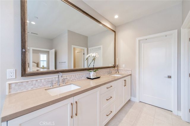 119 White Jasmine, Irvine, CA 92618