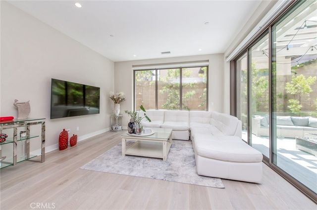 119 White Jasmine, Irvine, CA 92618