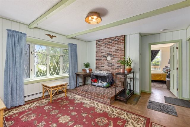 97 Laurel Ave, Haverhill, MA 01835