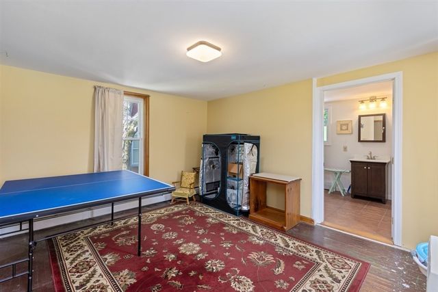 97 Laurel Ave, Haverhill, MA 01835