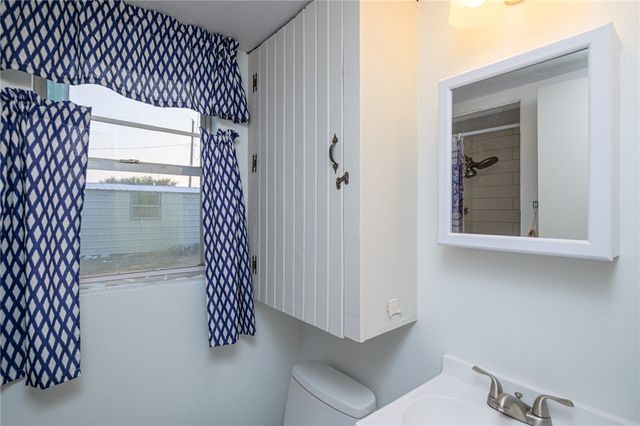 134 Live Oak St, Rockport, TX 78382