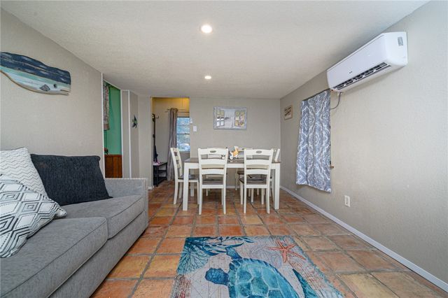 134 Live Oak St, Rockport, TX 78382