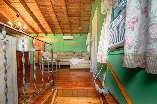 134 Live Oak St, Rockport, TX 78382