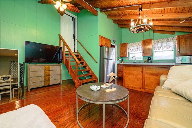 134 Live Oak St, Rockport, TX 78382