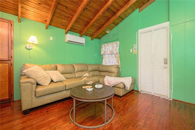 134 Live Oak St, Rockport, TX 78382