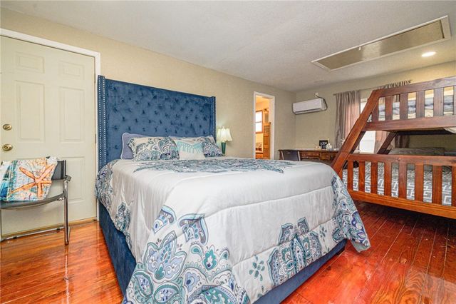 134 Live Oak St, Rockport, TX 78382