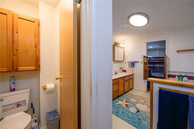 134 Live Oak St, Rockport, TX 78382