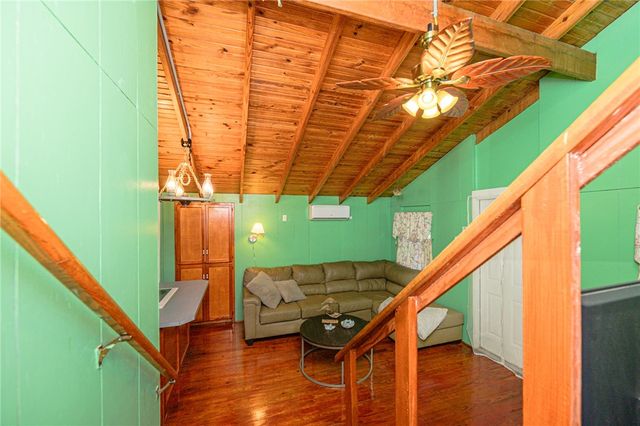 134 Live Oak St, Rockport, TX 78382