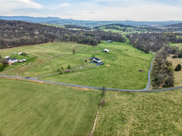 363 DAVIS LN, New Market, VA 22844