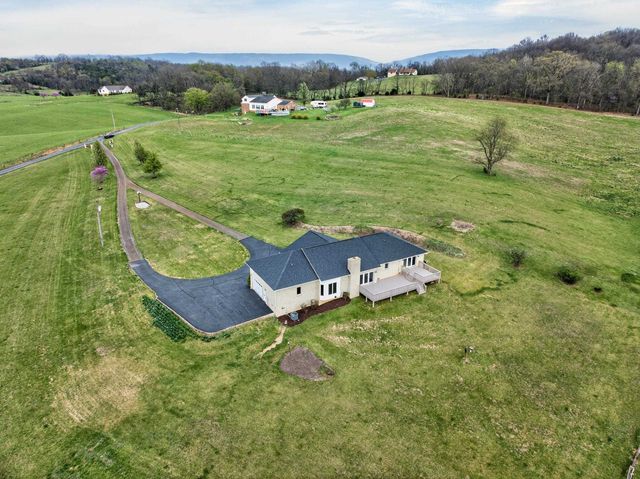 363 DAVIS LN, New Market, VA 22844