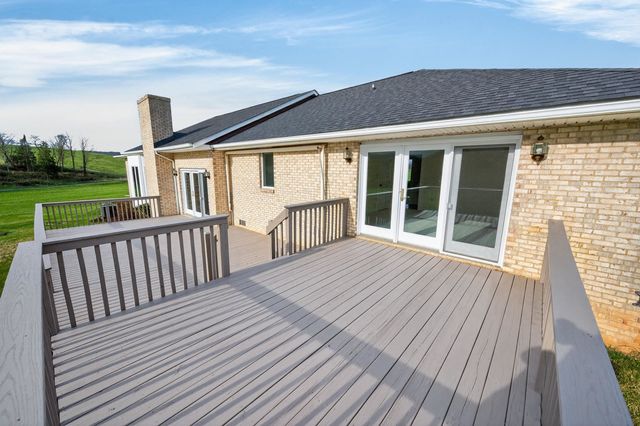 363 DAVIS LN, New Market, VA 22844