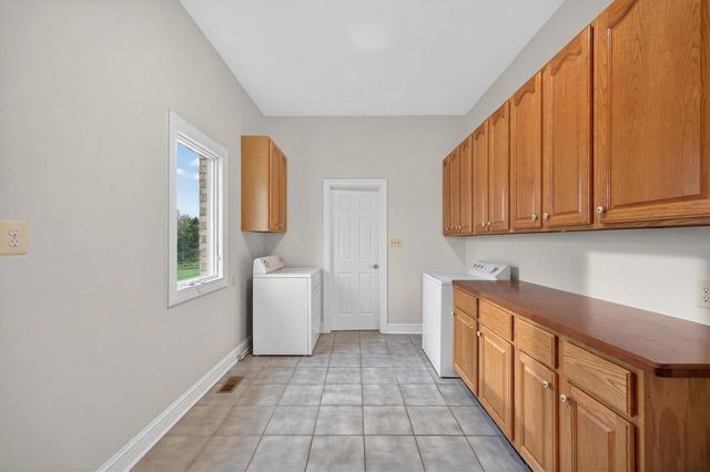 363 DAVIS LN, New Market, VA 22844
