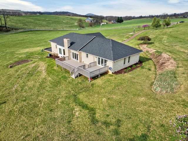 363 DAVIS LN, New Market, VA 22844