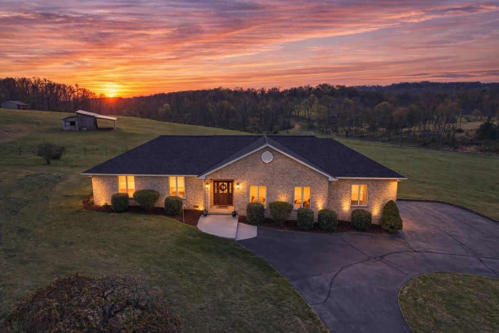 363 DAVIS LN, New Market, VA 22844