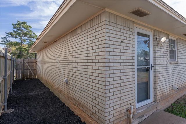 1317 Lawton Avenue, Moore, OK 73160